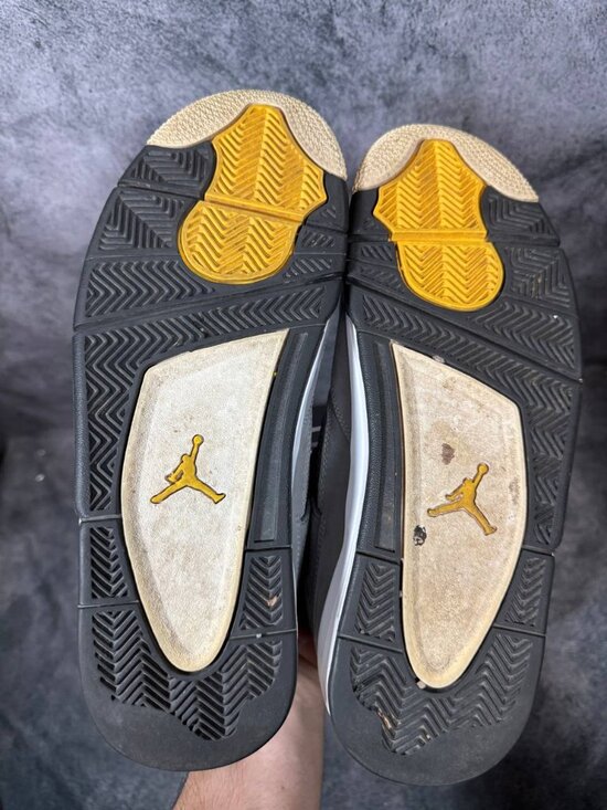 Size 10.5 | Jordan 4 Cool Grey With Box | Pre-Owned main image 7